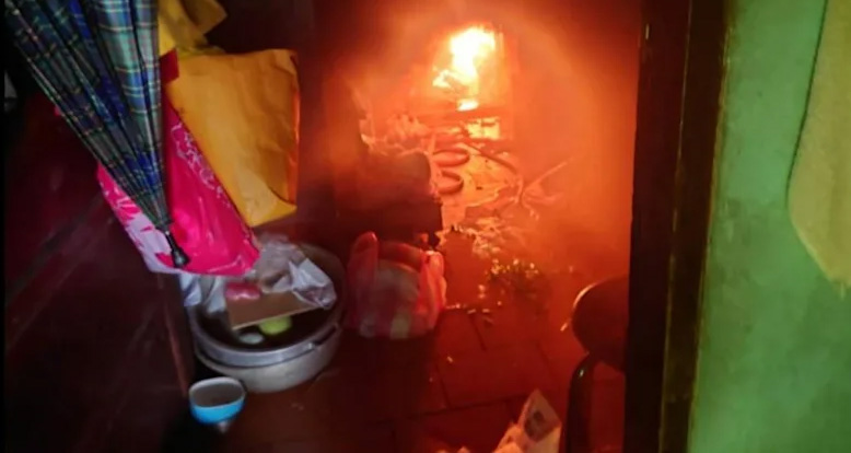 電熱鍋油污太重,導(dǎo)致火災(zāi)發(fā)生